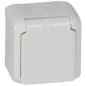 WHITE IP44 SCHUKO 2P+E  SOCKET